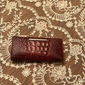 Elegant Crocodile-Embossed Burgundy Clutch